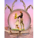 Musikalische Schneekugel Disney Dornröschen – Romantische Szene Aurora