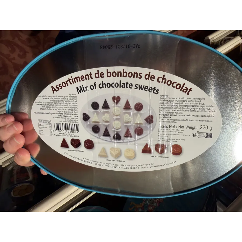 Boîte métal assortiment chocolats Disneyland Paris – personnages Disney 220g