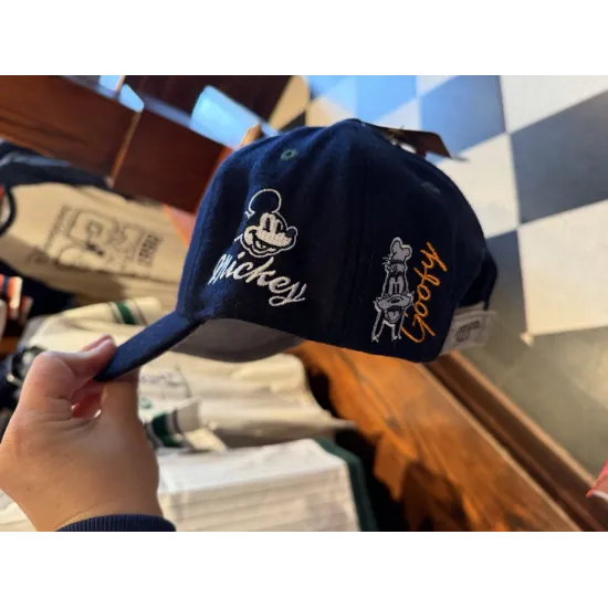 Casquette Disney adulte Mickey & Friends bleu marine – Disneyland Paris