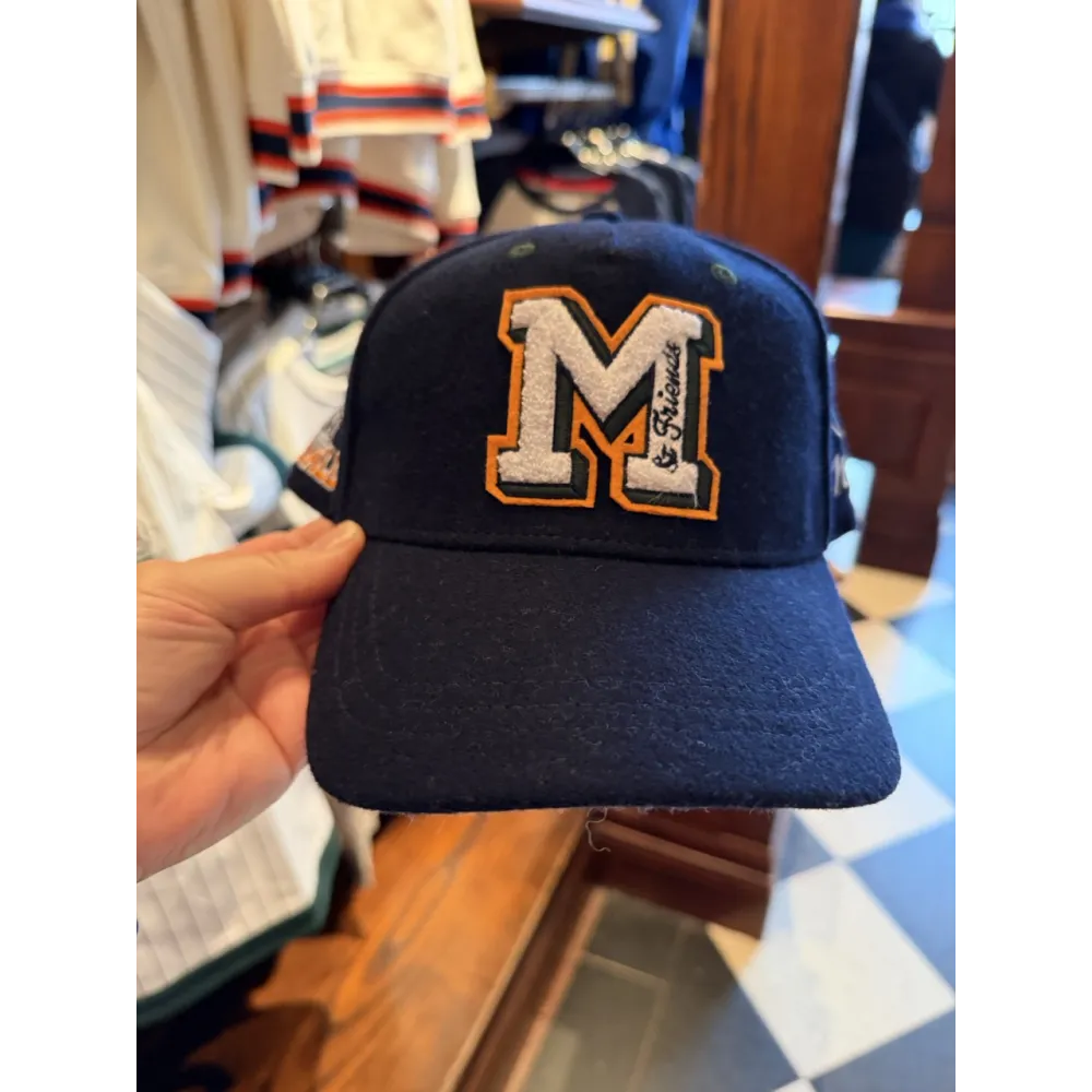 Casquette Disney adulte Mickey & Friends bleu marine – Disneyland Paris