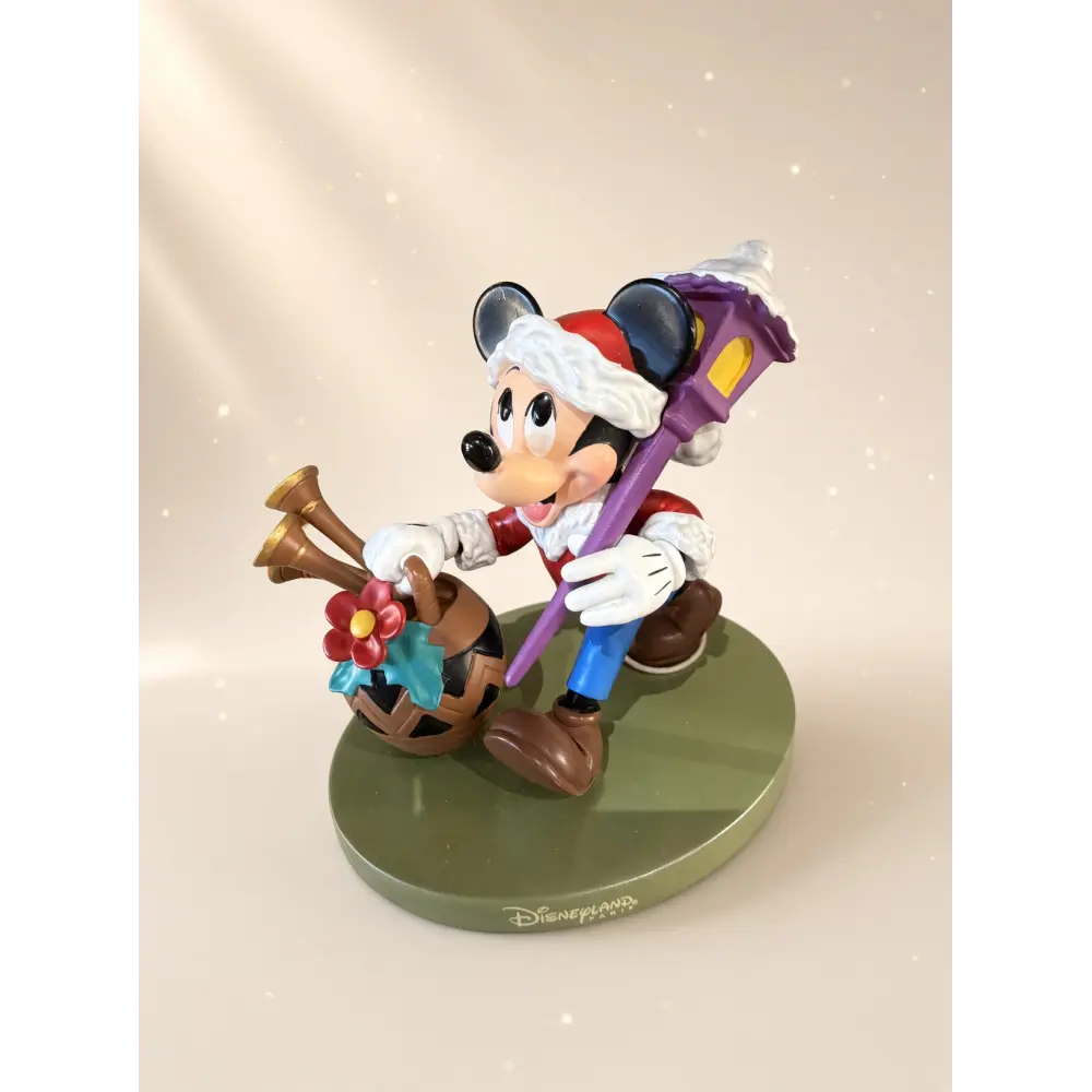 Figura de Mickey Papá Noel con farol y trompetas – Disneyland Paris