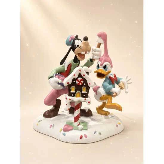 Disney Weihnachtsfigur – Dingo und Donald, Lebkuchenhaus