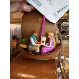 Figura Disney Rapunzel y Flynn Rider en la barca – Pascal
