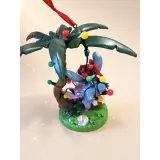 Figura de Navidad de Stitch y Angel bajo una palmera – Disney