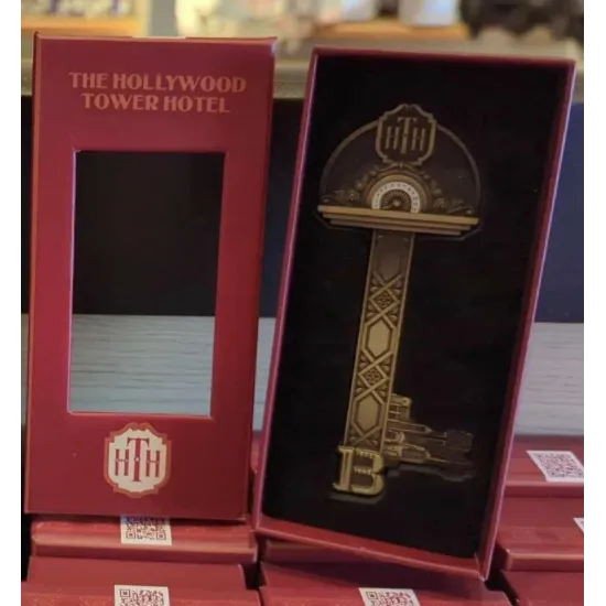 Disney Key Hollywood Tower Hotel HTH Collection Attraction Disneyland Paris