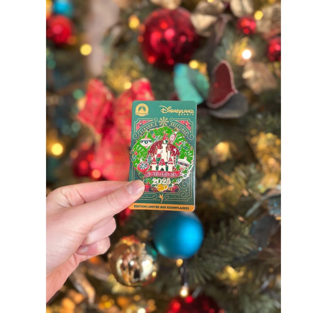 Disney Pin Château Joyeux Noël 2025 Disneyland Paris limité