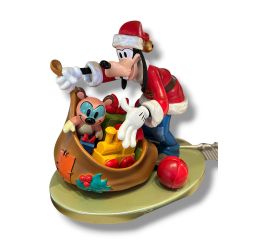 Disney Figurine Noel Dingo Disneyland Paris