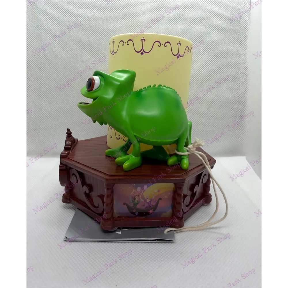 Linterna luminosa y Pascal, Raiponce Disneyland Paris