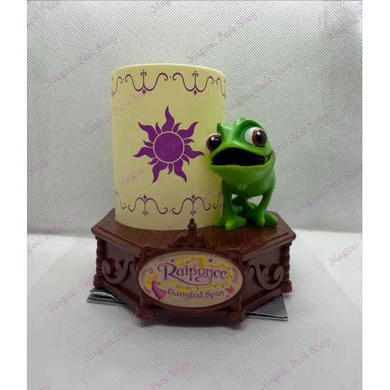 Linterna luminosa y Pascal, Raiponce Disneyland Paris