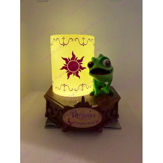 Lanterne Lumineuse et Pascal, Raiponce Disneyland Paris