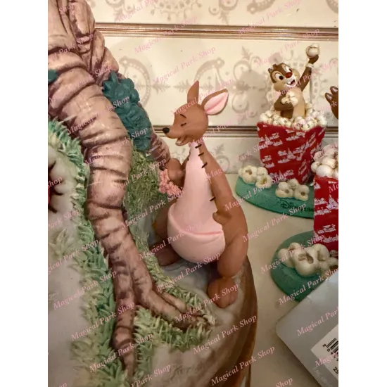 Figurine musicale Disney Legacy – Winnie l’Ourson Disneyland Paris