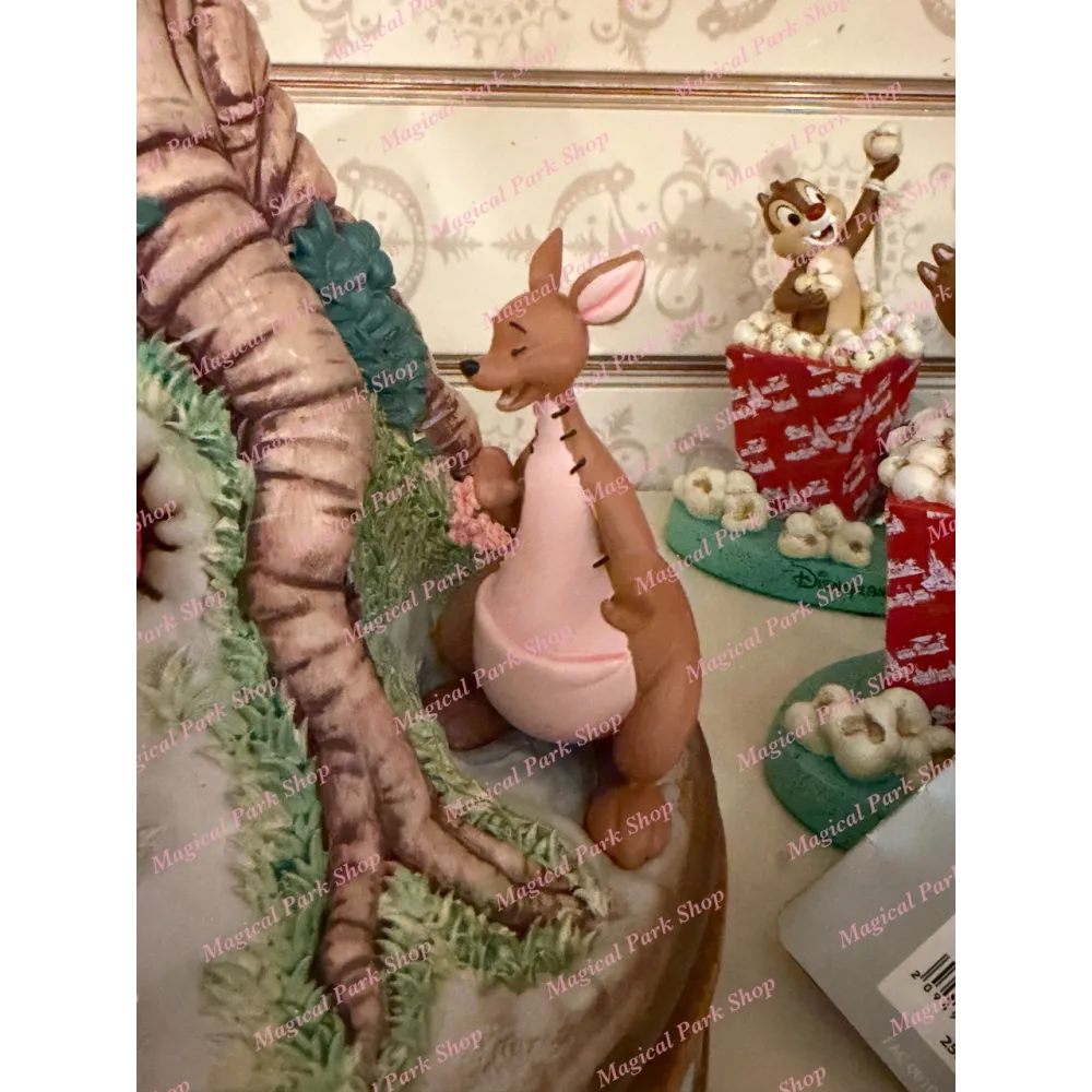 Figurine musicale Disney Legacy – Winnie l’Ourson Disneyland Paris