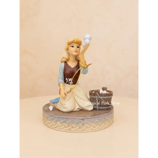 Figura de costura de Cenicienta – Disney Traditions Jim Shore Disneyland Paris