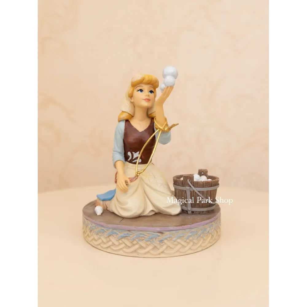 Cinderella-Nähfigur – Disney Traditions Jim Shore Disneyland Paris