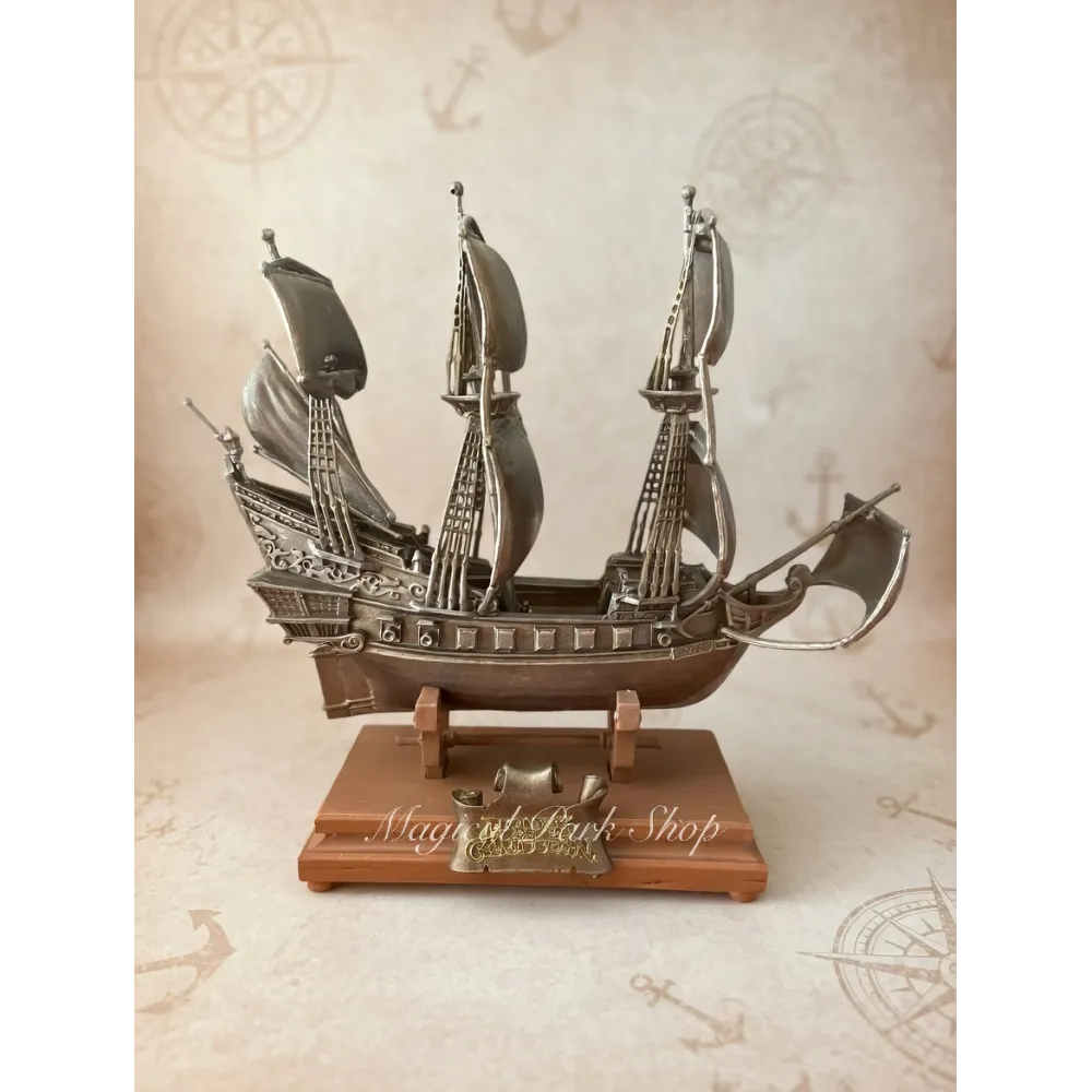 Barco Piratas Inferno - Figura barco Piratas del Caribe Disneyland Paris